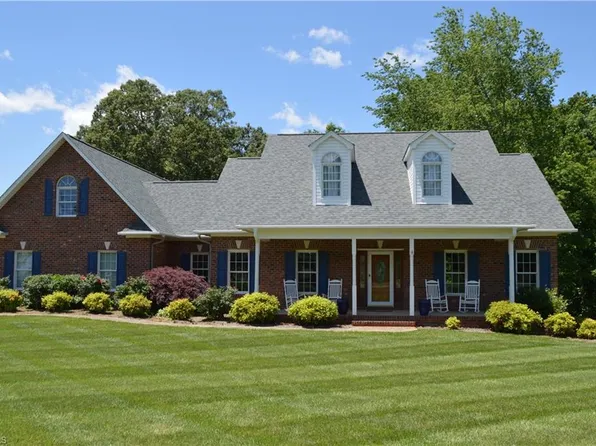 198 Savannah Ln, Mount Airy, NC 27030