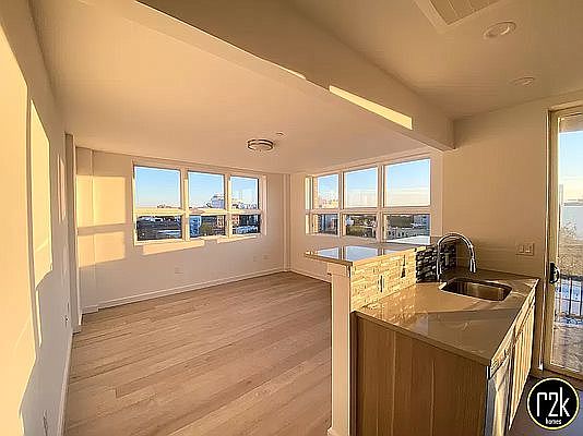 3rd image of 28-16 21st St #605D
