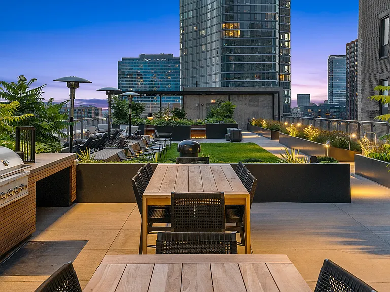 1000M Apartments — Photo 68
