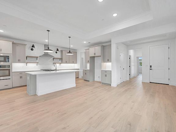 5th image of 4482 Doric Way