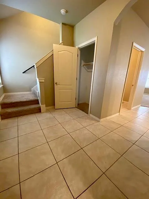 2 bed, 2.5 bath, 1100 sqft, $1,350 — Photo 3