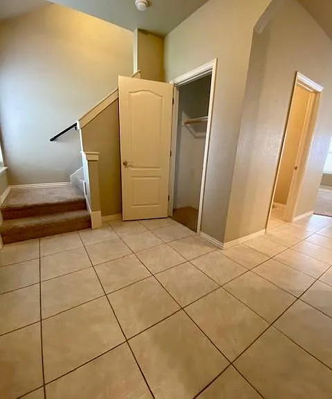 3230 W Montrail Pl — Photo 2