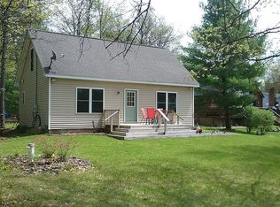 143 Waldenwood Cir #1/2, Prudenville, MI 48651