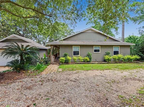 9813 Hidden Lake Rd, Vancleave, MS 39565