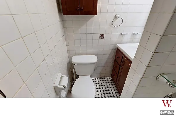 Rented by Wohlfarth & Associates Inc | media 22