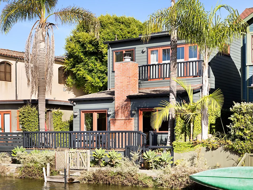 432 Howland Canal