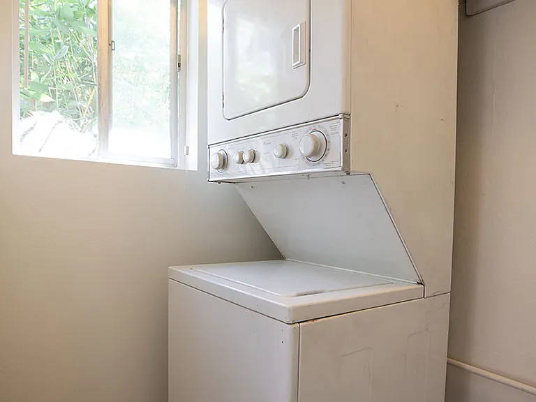 15 W Islay St #D — Photo 6