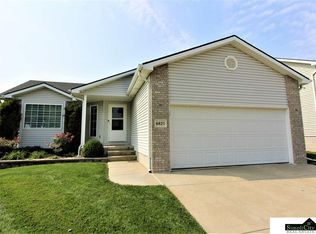 6825 N 15th St, Lincoln, NE 68521
