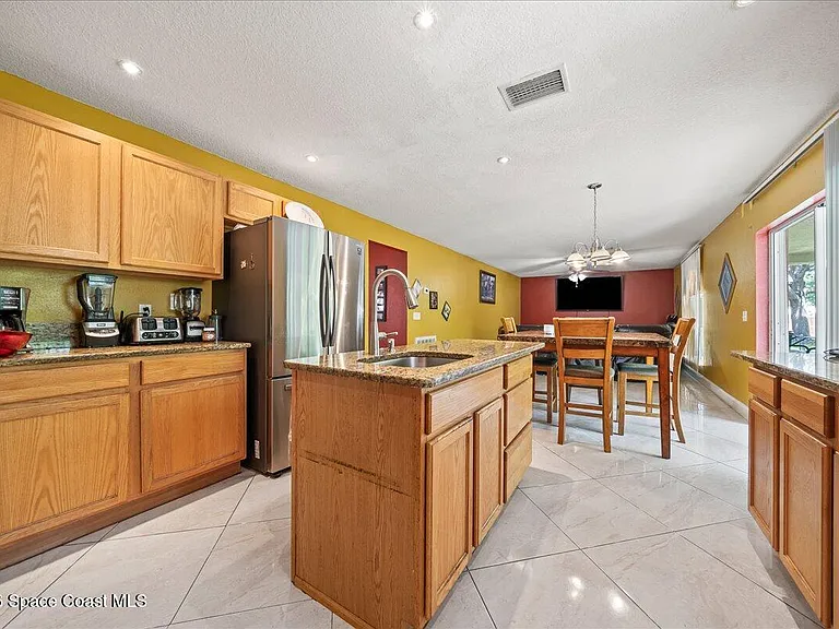 4635 Elena Way — Photo 11