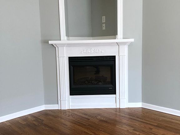 2nd image of 720 Wyndhurst Dr
