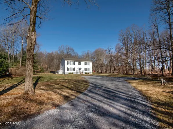 282 Hemstreet Road, Schaghticoke, NY 12154