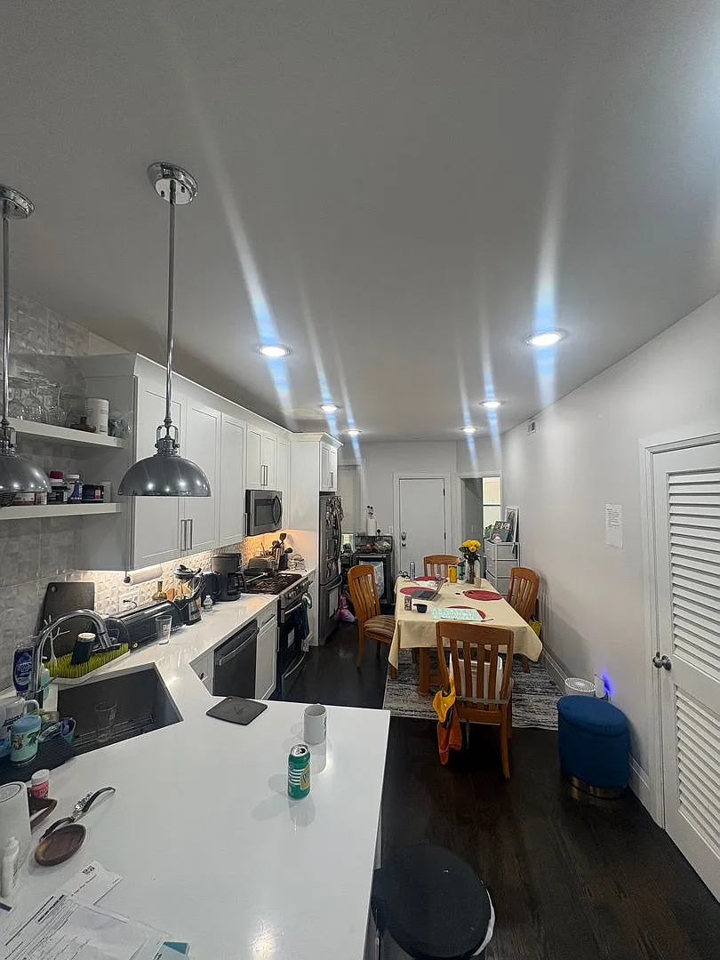 Amazing 3 bed 2 bath in Brookline! — Photo 3