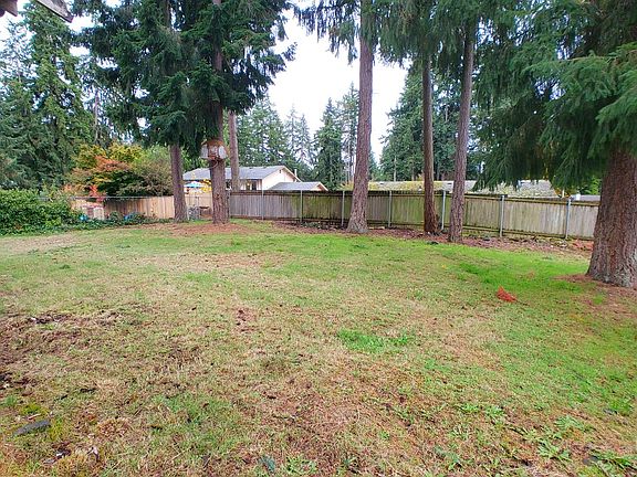 2nd image of 2814 Forest Park Ct N