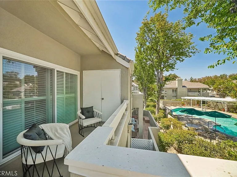 26107 McBean Pkwy — Photo 35