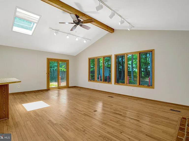 8236 Governors Ct — Photo 10