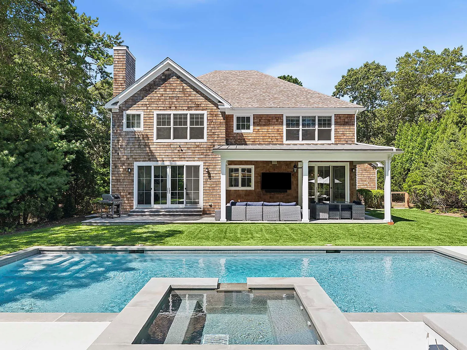 Sophisticated & Private Rental With Heated Pool & Spa — Photo 1