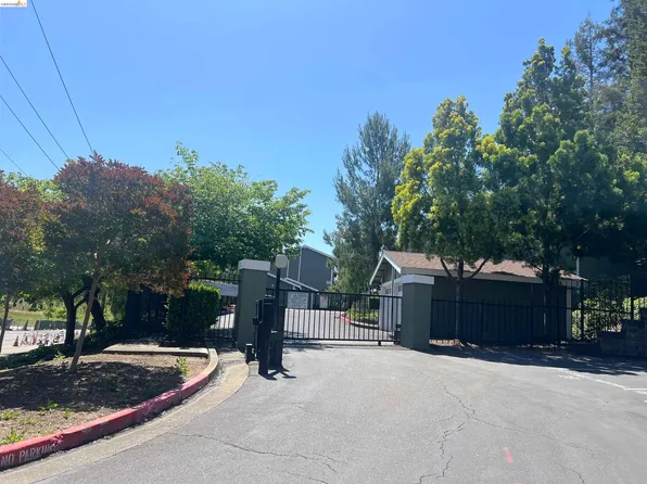 8761 Mountain Blvd #11, Oakland, CA 94605