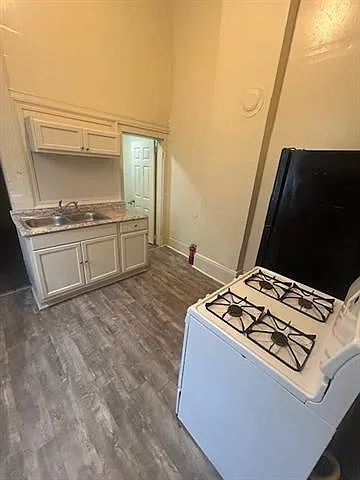 2119 Josephine St — Photo 10