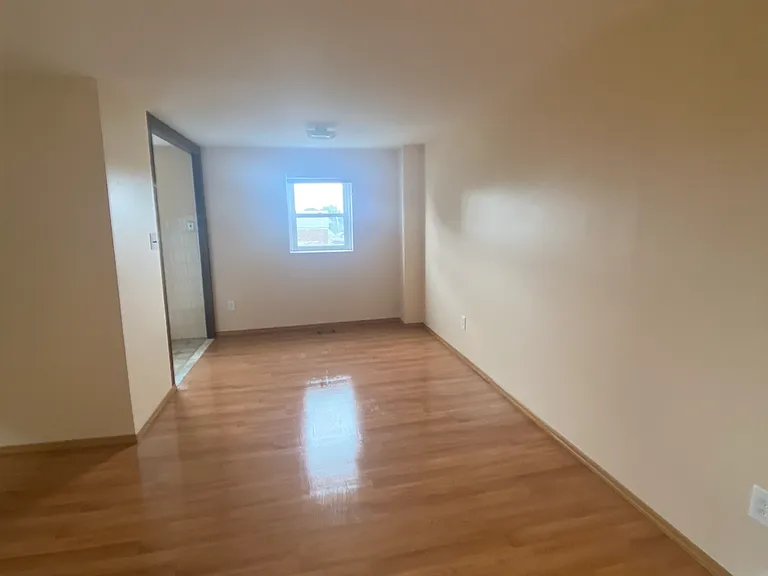 1816 Berwyn St #2 — Photo 8