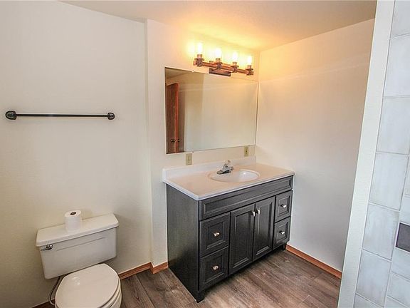 4th image of 504 Monument Ct