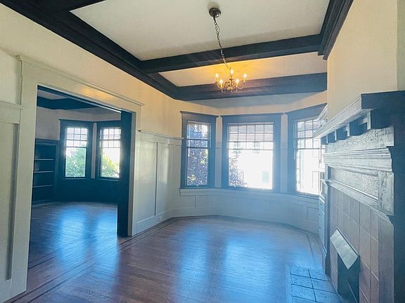 4th image of 19 Woodland Ave