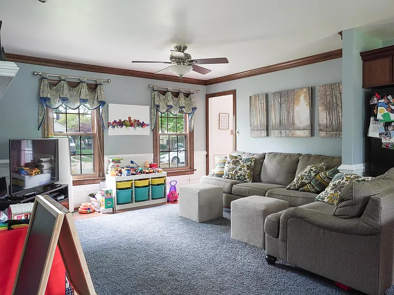 2405 Kenmore Rd — Photo 9