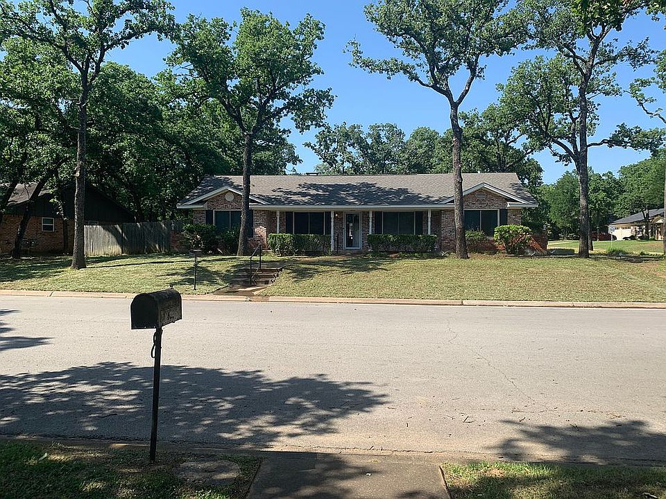 2nd image of 1300 W Redbud Dr