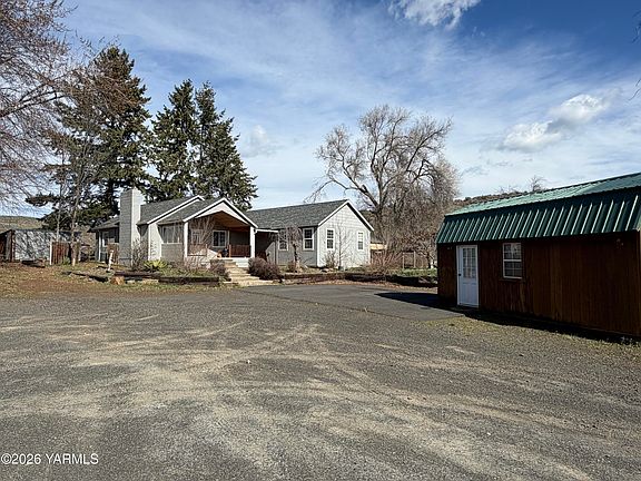 2nd image of 11115 Summitview Rd