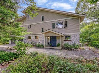 109 Highland Ln, Hawley, PA 18428