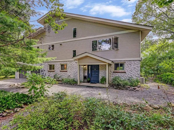 109 Highland Ln, Hawley, PA 18428