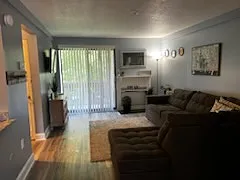 9 Treetop Cir
