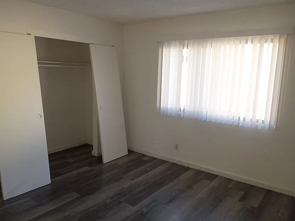 2742 Kline Cir #3