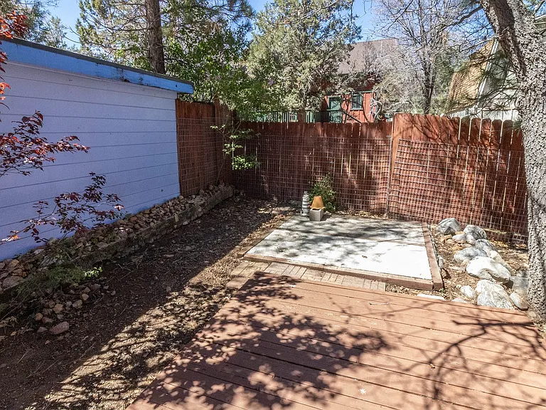 790 Highland Ln — Photo 5