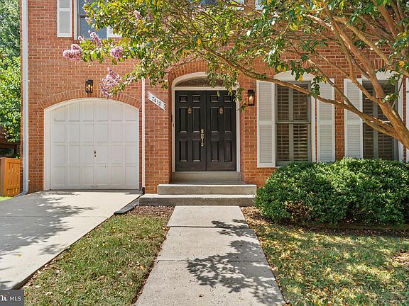 2nd image of 7412 Crestberry Ln