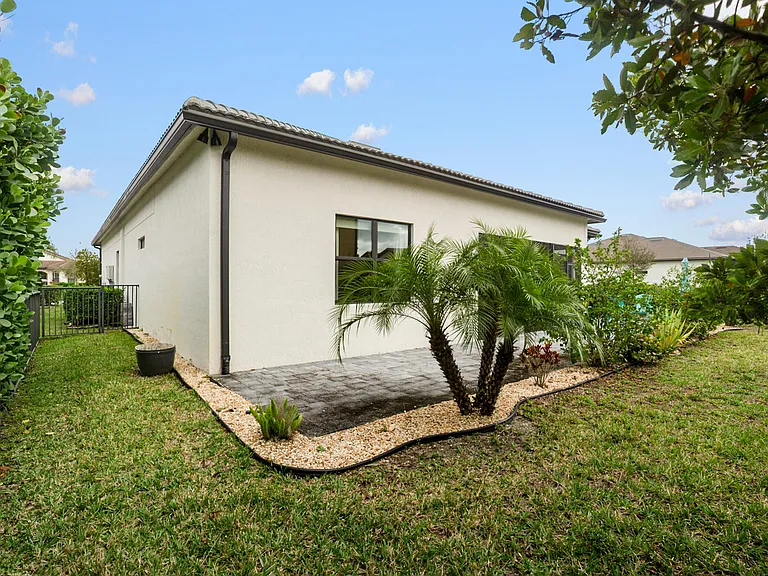8324 Pedigree Cir — Photo 44