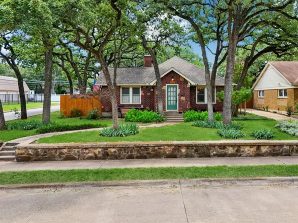 2220 Honeysuckle Ave, Fort Worth, TX 76111
