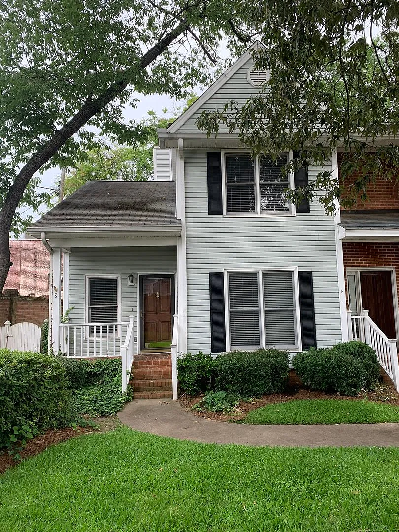 Prime Devine Street Location | 3 Bed, 3 Bath Available August 15 — Photo 1