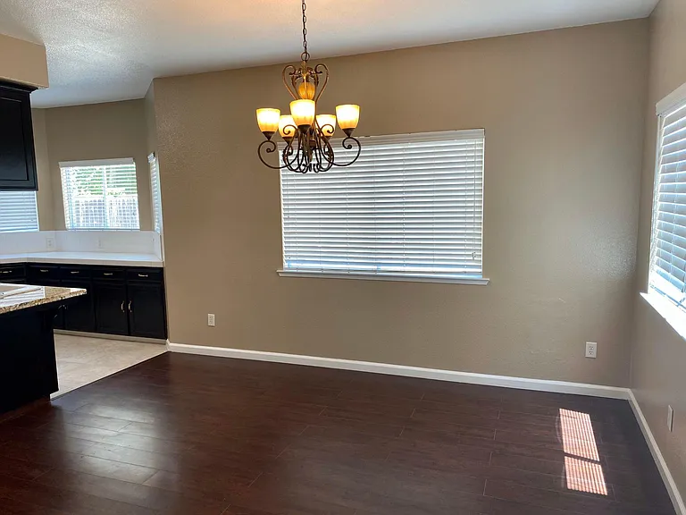 9846 N Ann Ave — Photo 7