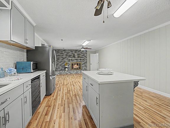 4th image of 3095 Andrews Ave