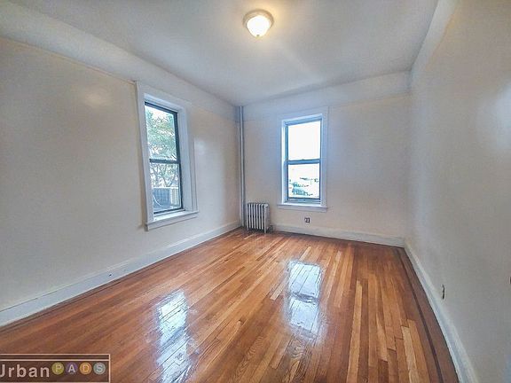 4th image of 300 Sullivan Pl APT F1