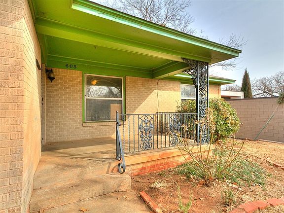 3rd image of 605 NW 54th St