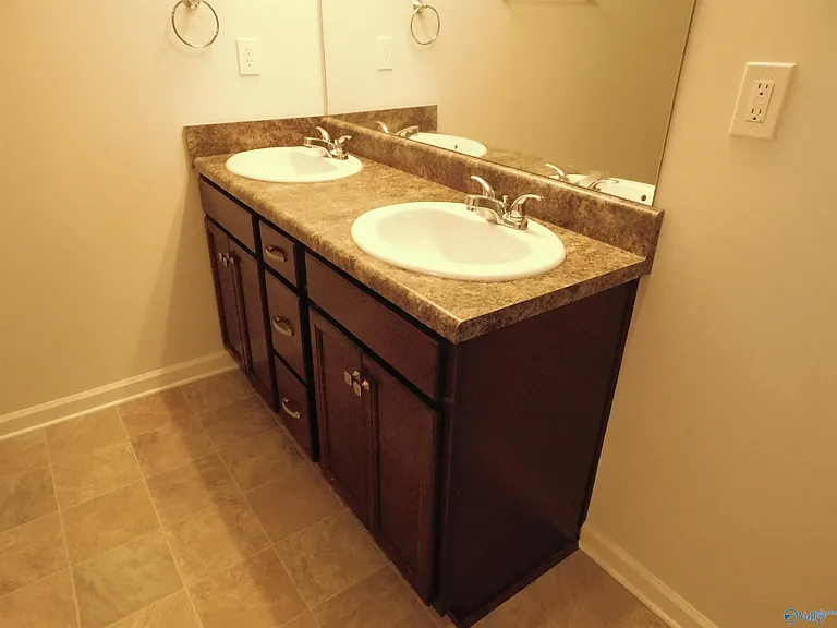 136 Winstead Cir — Photo 14