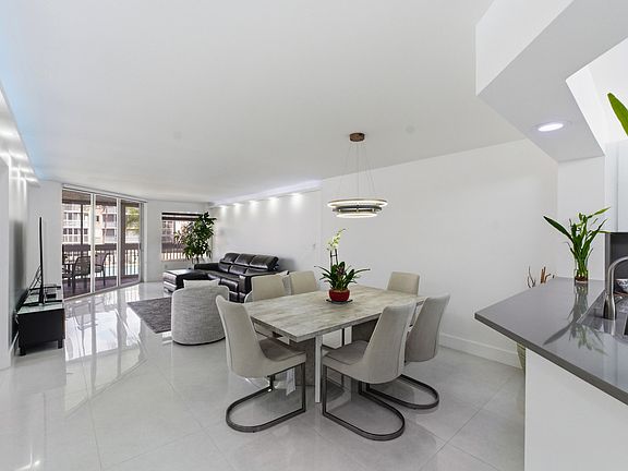 3rd image of 7524 Granville Drive #201