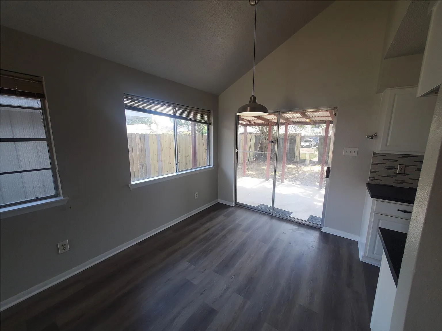 2 bed, 1.0 bath, 808 sqft, $1,450 — Photo 4