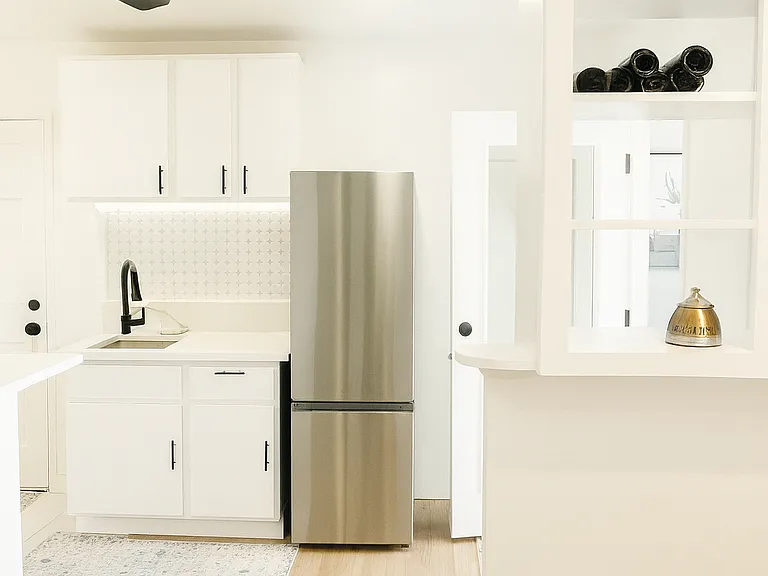 319 N Venice Blvd #C — Photo 4
