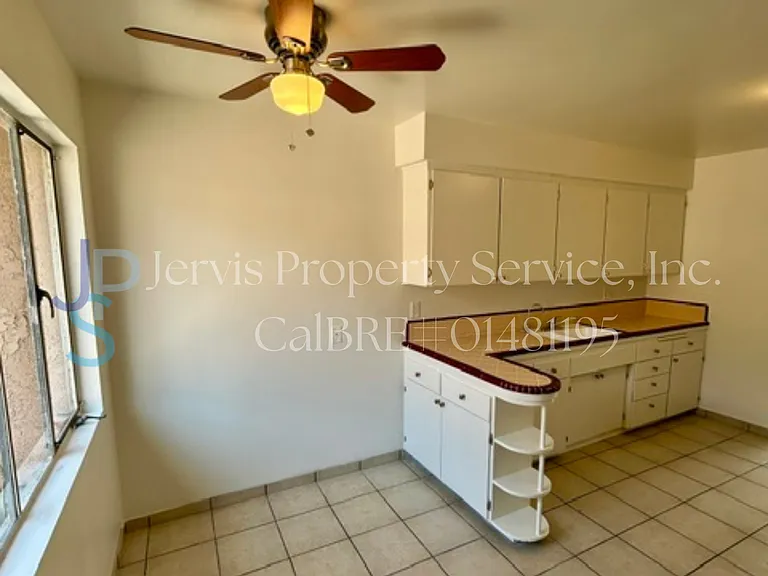 5523 Gardendale St #D — Photo 7