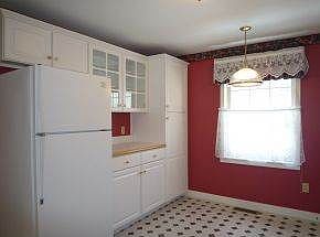 Eat-in area in kitchen