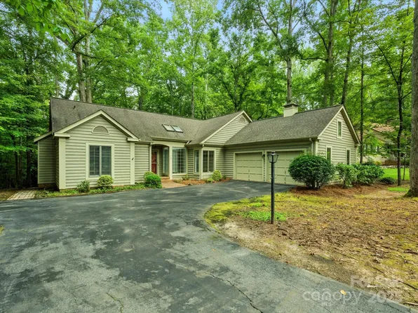 12 Whipporwill Ct, Clover, SC 29710