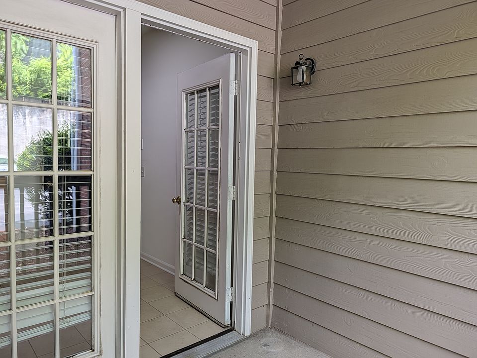 Screened porch from the outside