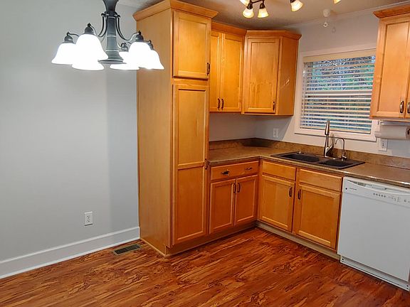 Eat-in Kitchen (bar on left)